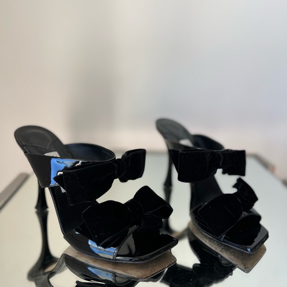 EUC Jimmy Choo Flaca 100 Patent Leather Mule Sandals with Bow in Black - Picture 7 of 11